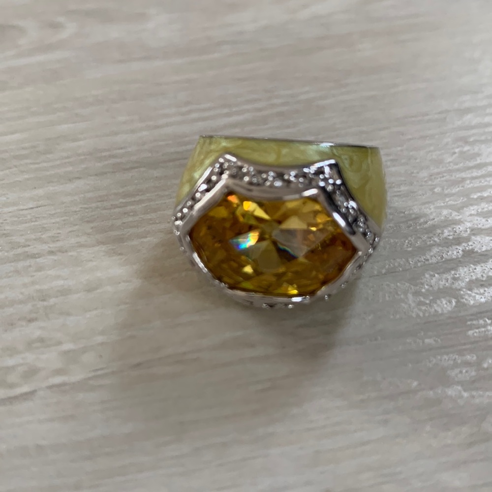 Show stopping Cocktail ring